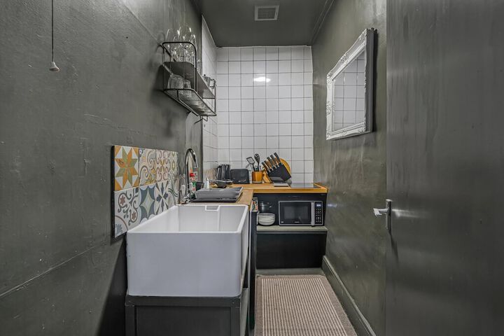 Room 28 of 51