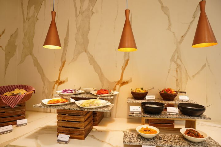 Dining 46 of 54