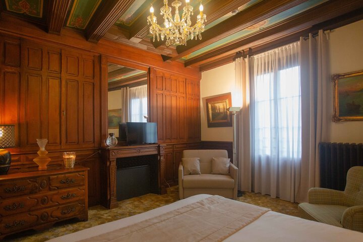 Room 19 of 65