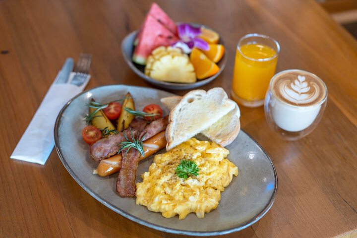 Breakfast/Coffee Service 175 of 196