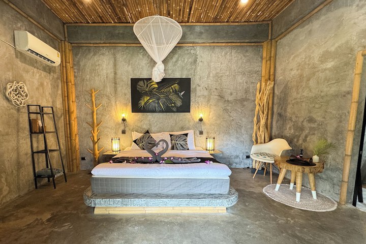 Room 14 of 74