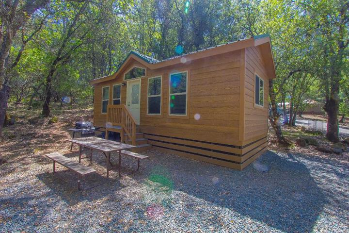 Image of Lake of the Springs Camping Resort Cottage 1