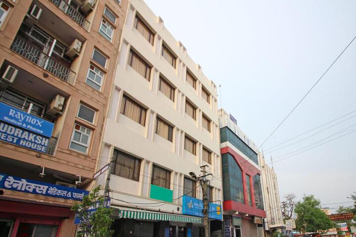 OYO 6545 HOTEL KANHIYA