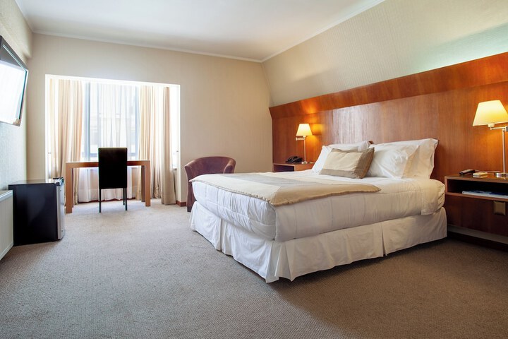 Room 26 of 48