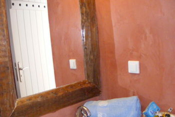 Room 3 of 25