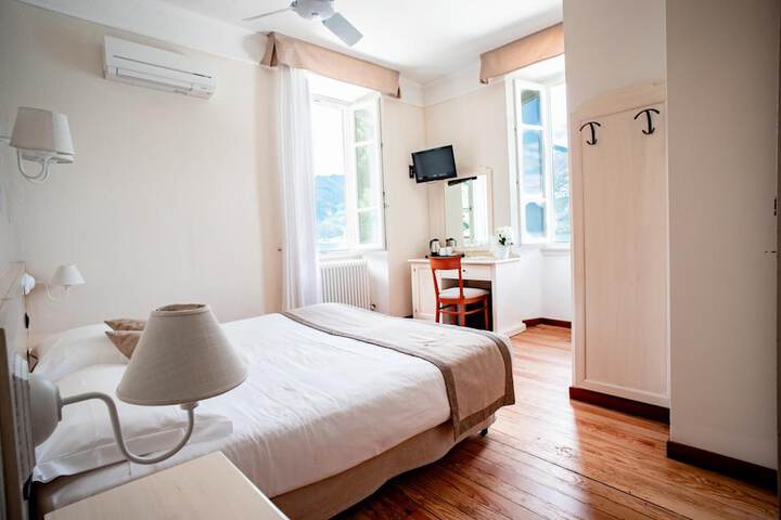 Room 30 of 47