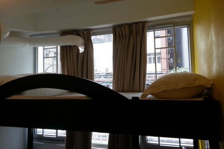 Room 16 of 33