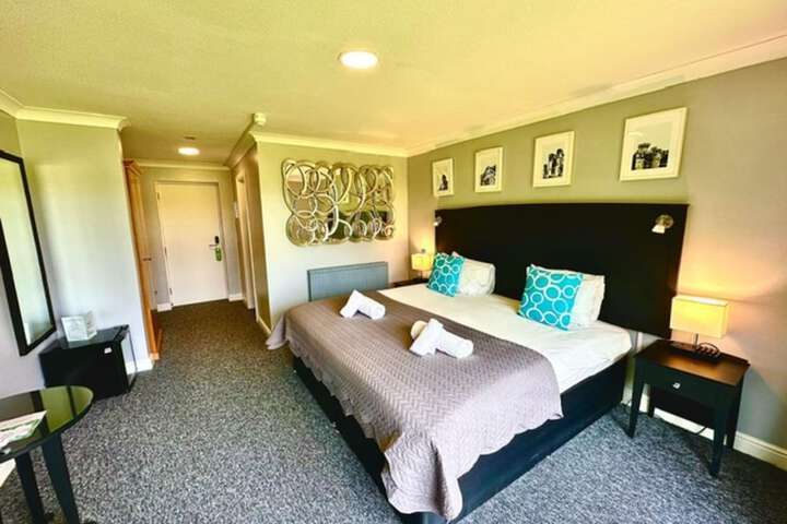 Room 18 of 49