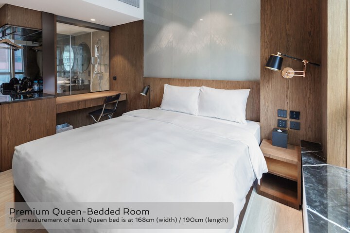 Room 12 of 33