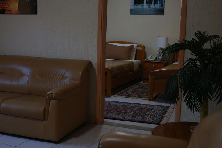 Room 52 of 83