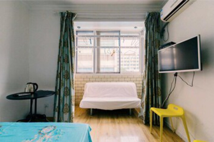 Room 12 of 19