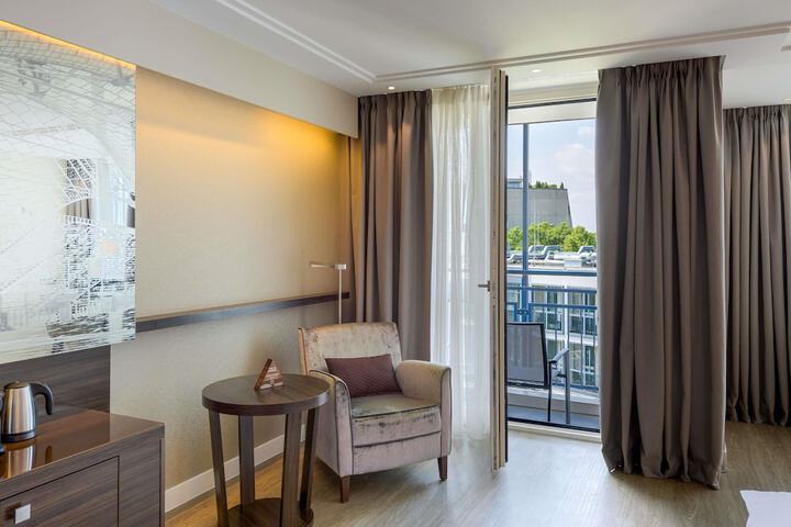 Room 30 of 159