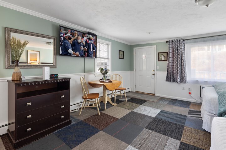 Room 9 of 20
