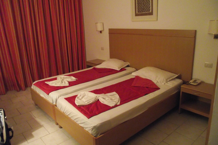 Room 2 of 20