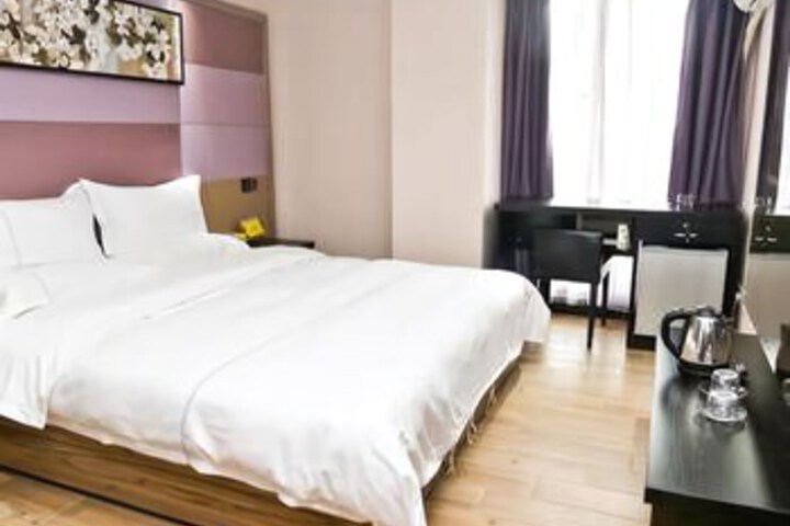 Room 2 of 8