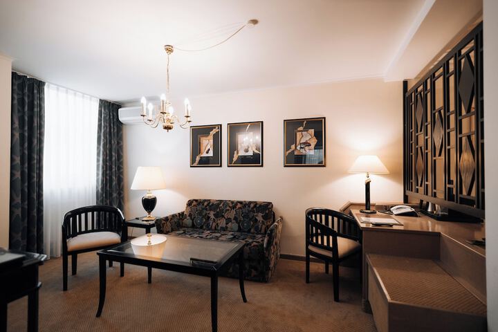 Room 62 of 81