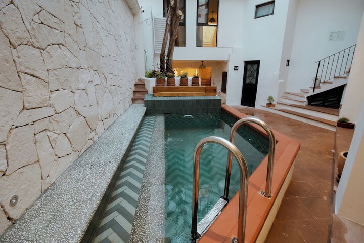 Pool 31 of 52