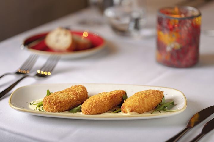 Dining 33 of 69