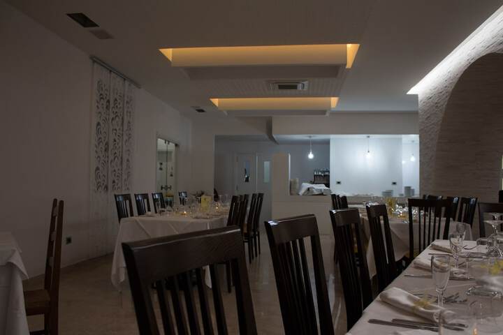 Dining 22 of 60