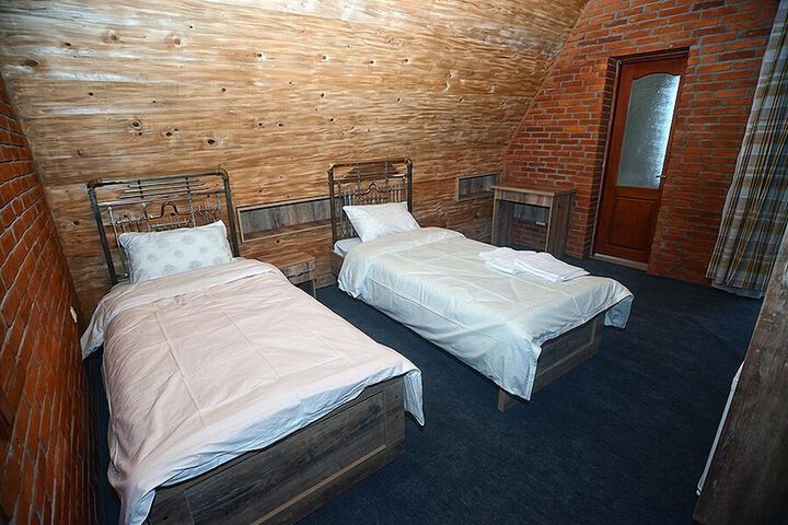 Room 6 of 46