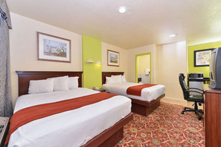 Room 2 of 9