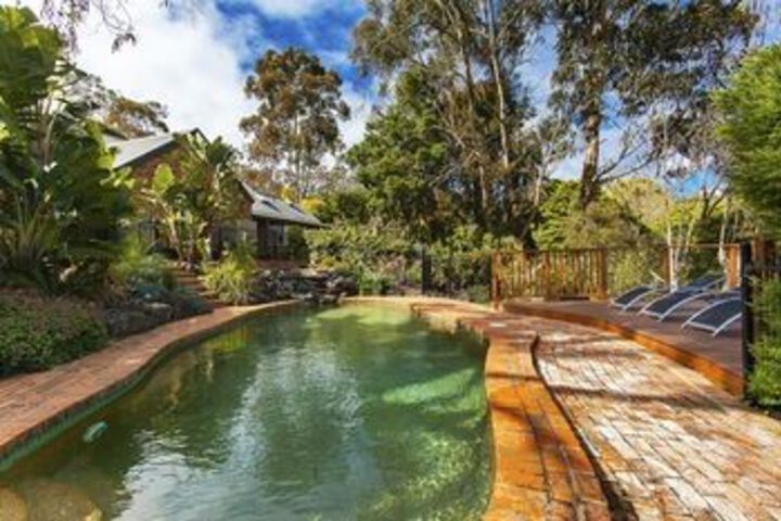 Pool 20 of 24