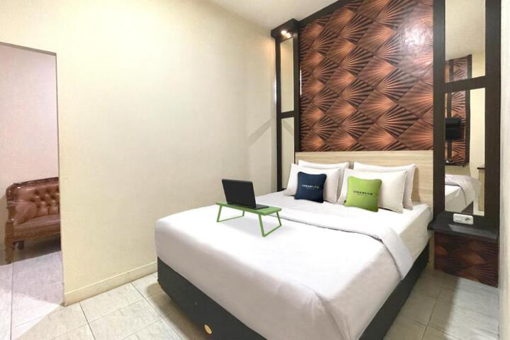 Exterior of Urbanview Hotel Harapan Palopo