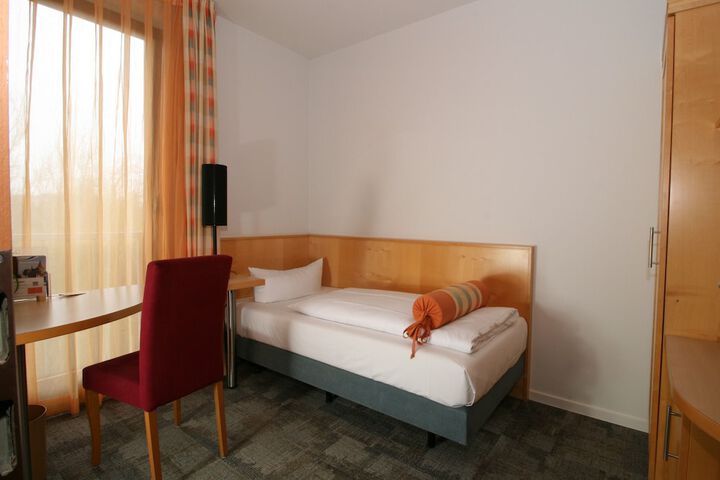 Room 7 of 60
