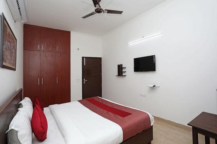 Room 14 of 18