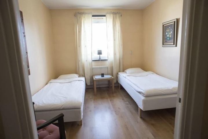Room 13 of 40