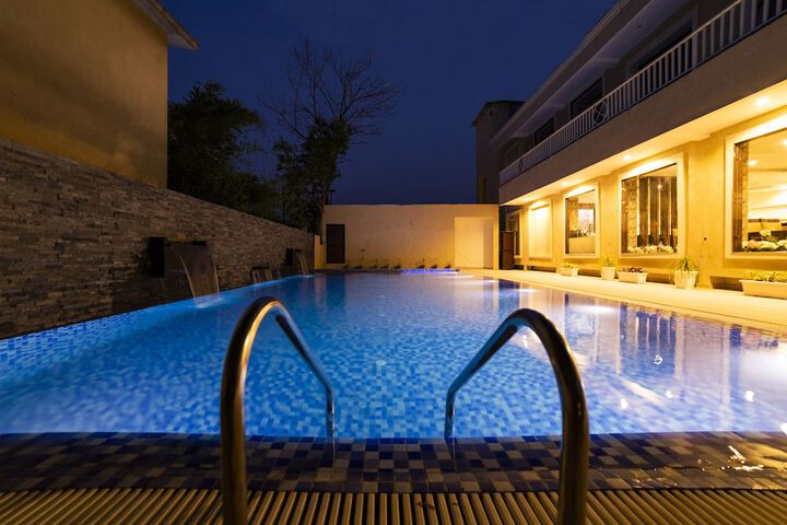 Pool 26 of 34