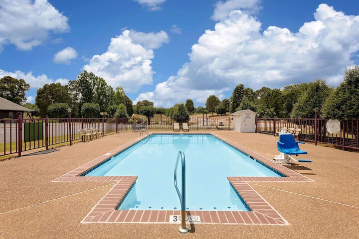 Pool 28 of 47