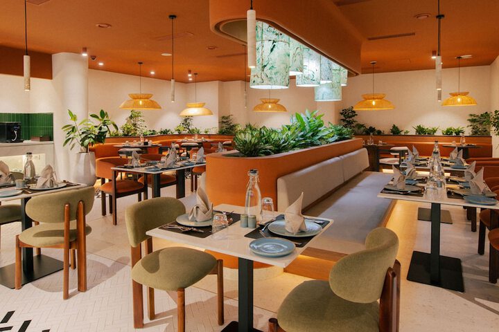 Dining 70 of 94