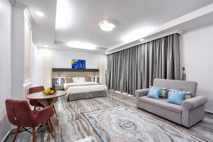 Room 8 of 34