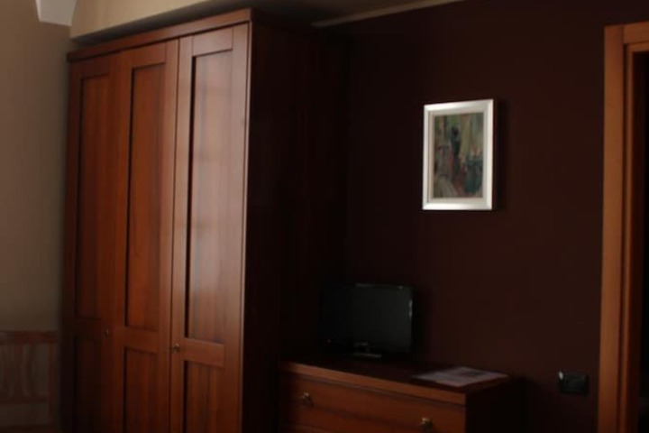 Room 17 of 64