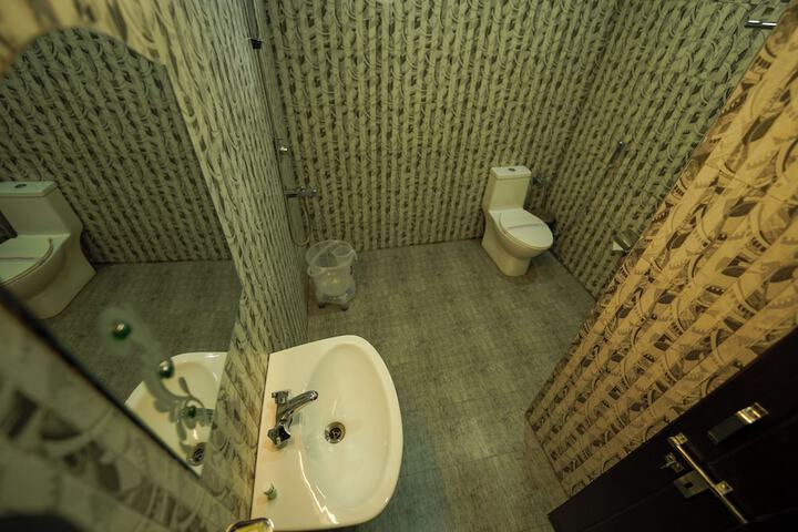 Room 42 of 72