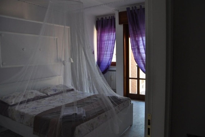 Room 4 of 24