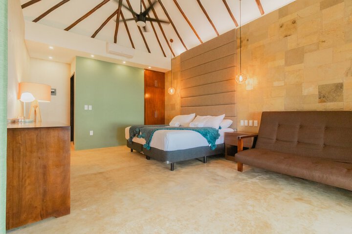 Room 4 of 48