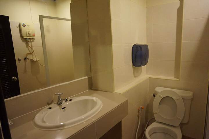 Room 16 of 29