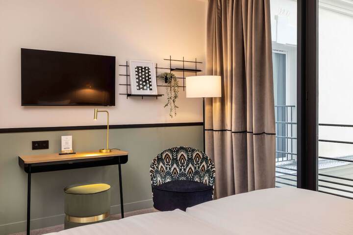 Room 45 of 103