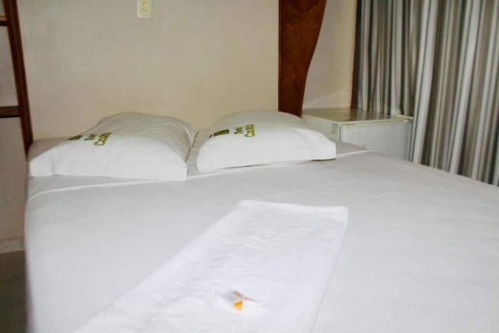 Room 4 of 34