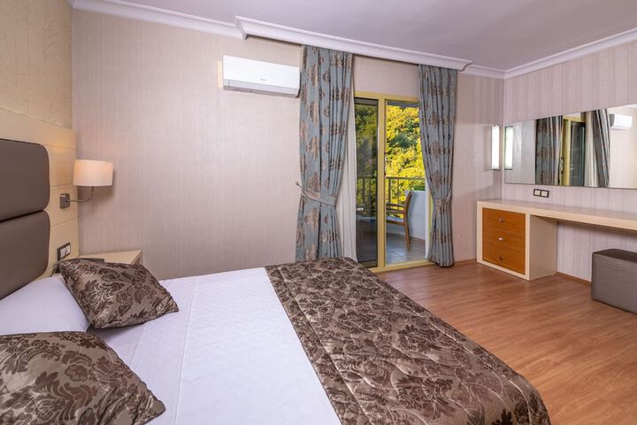 Room 10 of 45