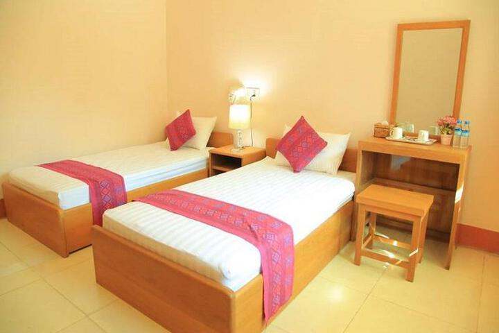 Htal War Hotel