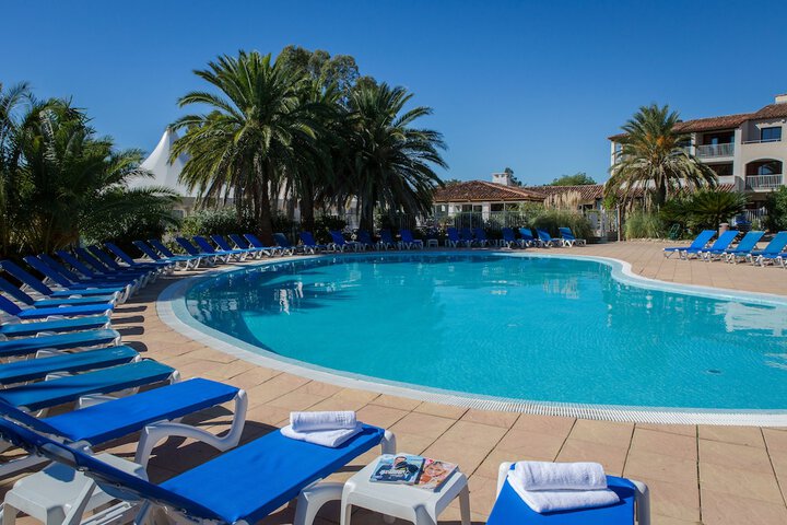 Hotel Pool