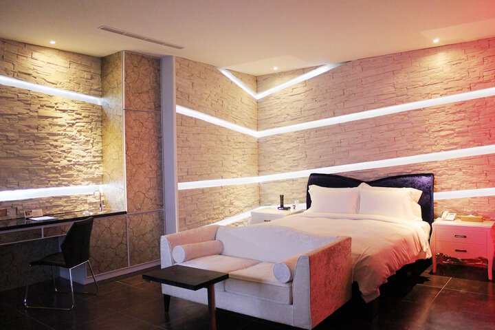 Room 25 of 53