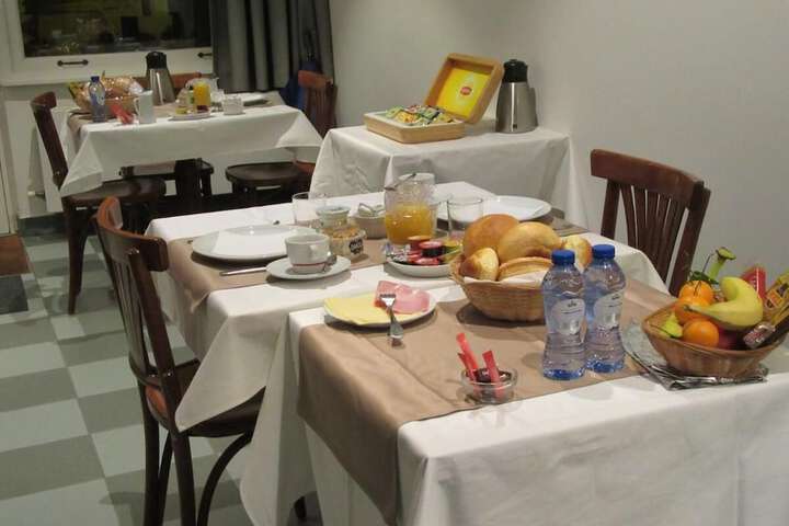 Breakfast/Coffee Service 13 of 18