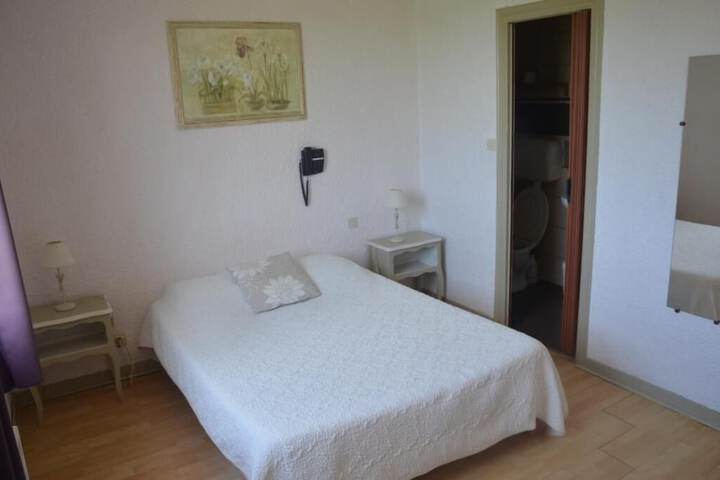Room 15 of 49