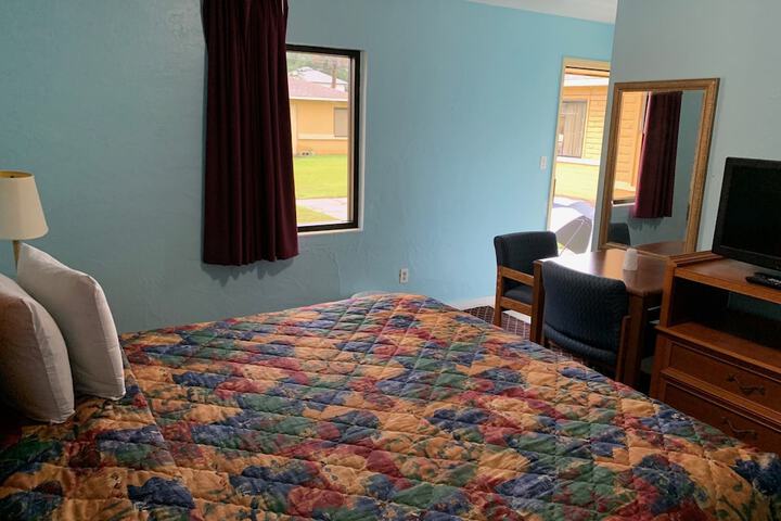Room 5 of 22
