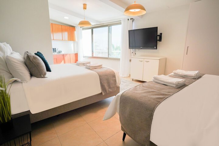 Room 4 of 74