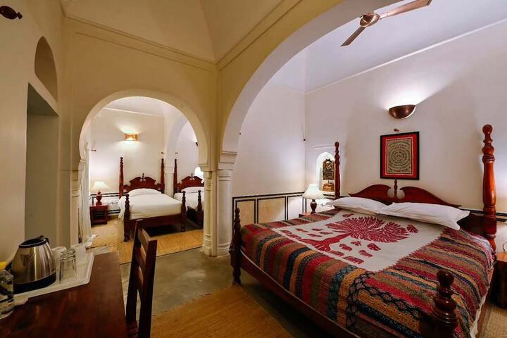 Room 8 of 28